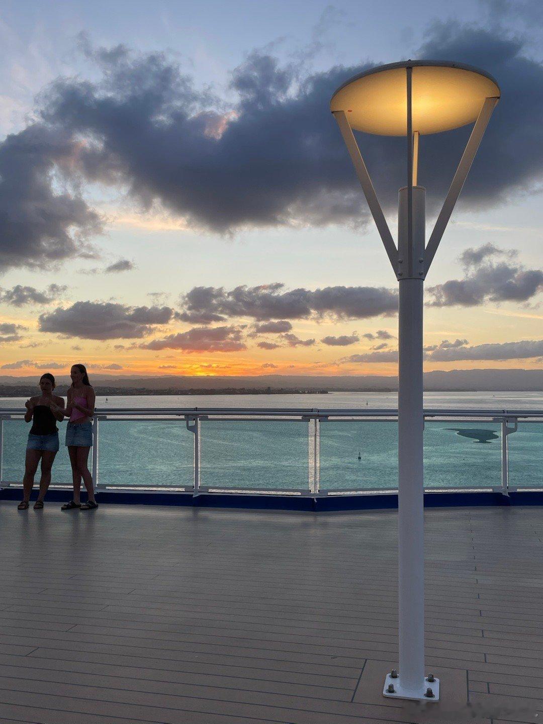 生活手记旅程第十三天，继续海上航行出发前，想着在一望无际的大海上，拍出来的日出和