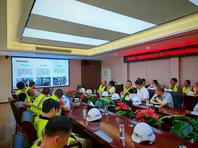 建设单位董事长来施工现场视察后，在施工进度专题会上痛心疾首的说：“照你们这样的施