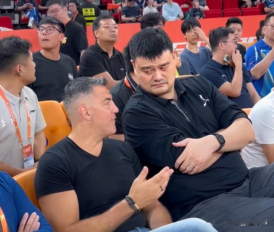 回忆满满！斯科拉谈老队友姚明：

“见到姚，依旧是那么亲切，我想起了我们以前在火