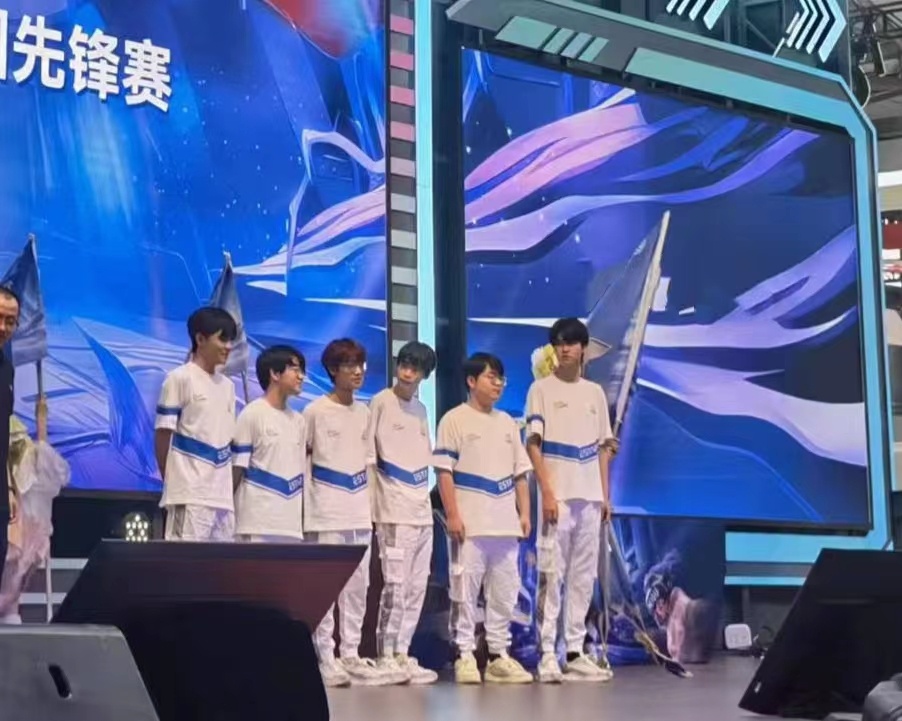 #武汉eStarPro来CJ啦#武汉eStarPro战队现身上海CJ！有在上海的