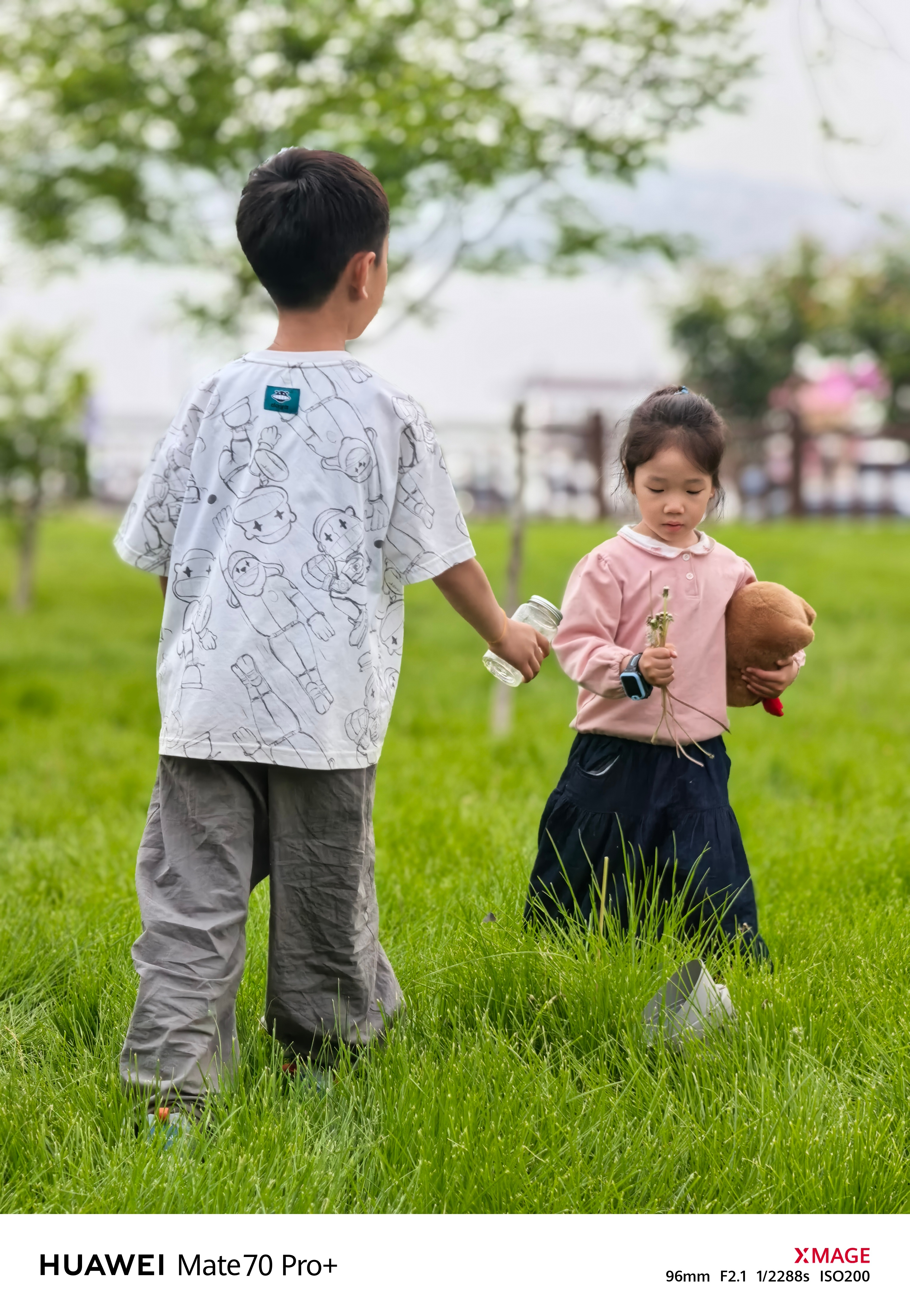 早上送哥哥上学遇到个同学家长说认识我我很开心，以为我红了问他在哪个平台看到我的他
