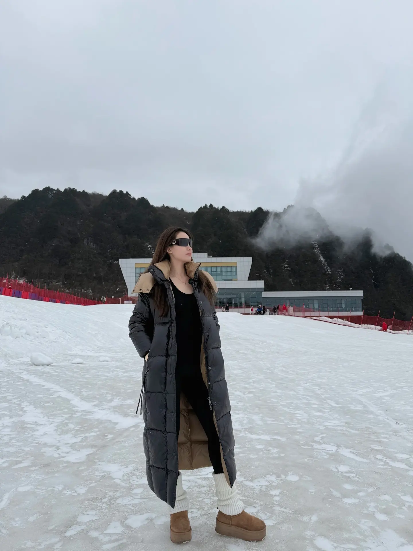 说难听点 你给我的那点爱 还没有我的化妆品值钱