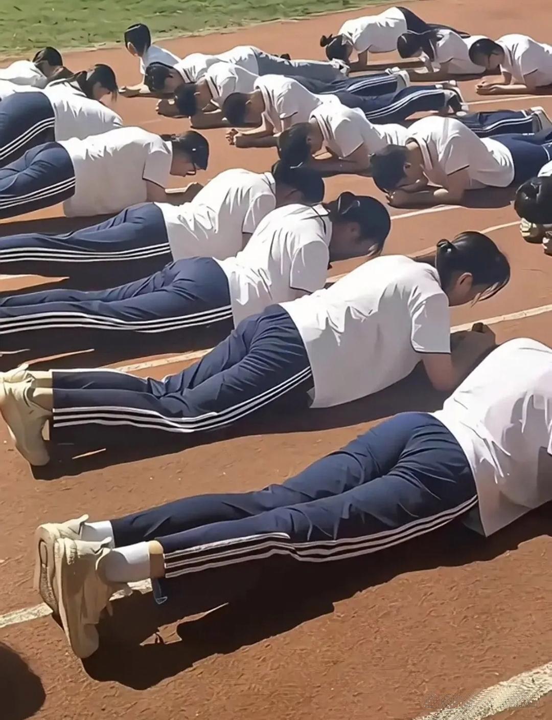 痛心！威海14岁男生体测猝死 官方通报细节曝光，这些安全底线不能破
 
14岁少