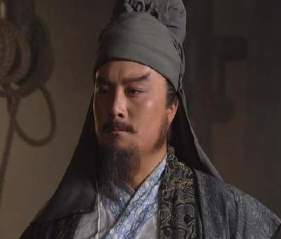水浒传里，卢员外林教头武都头的战力照理是依次排列。

卢俊义是开始押送就定了五百
