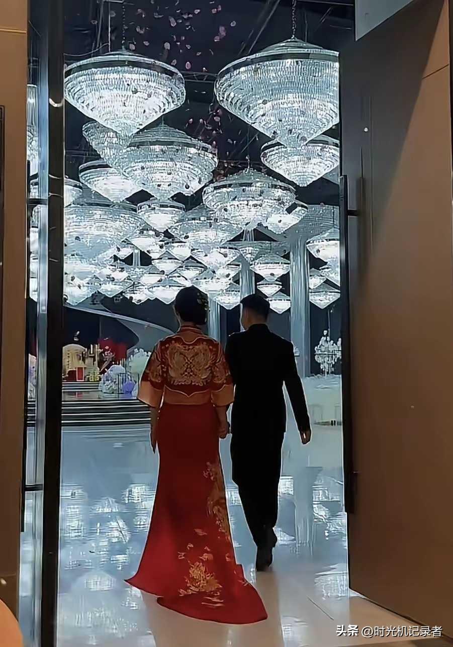 朱之文前儿媳又订婚了，这女人不简单，和朱之文的儿子结婚，愣是过不下去，借着朱之文