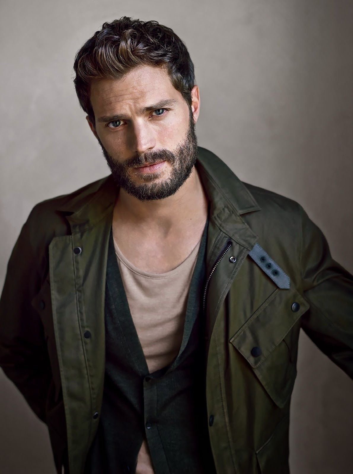 《指环王：猎捕咕噜》（2027）的阿拉贡已确定将由北爱尔兰男星詹米·多南饰演。怀