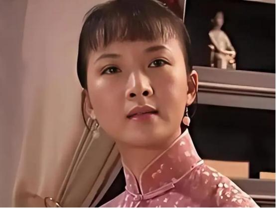 他宁可赔掉北京一套房，也要在第40集把她换下。你正追《大宅门》起劲，看谢兰演的香