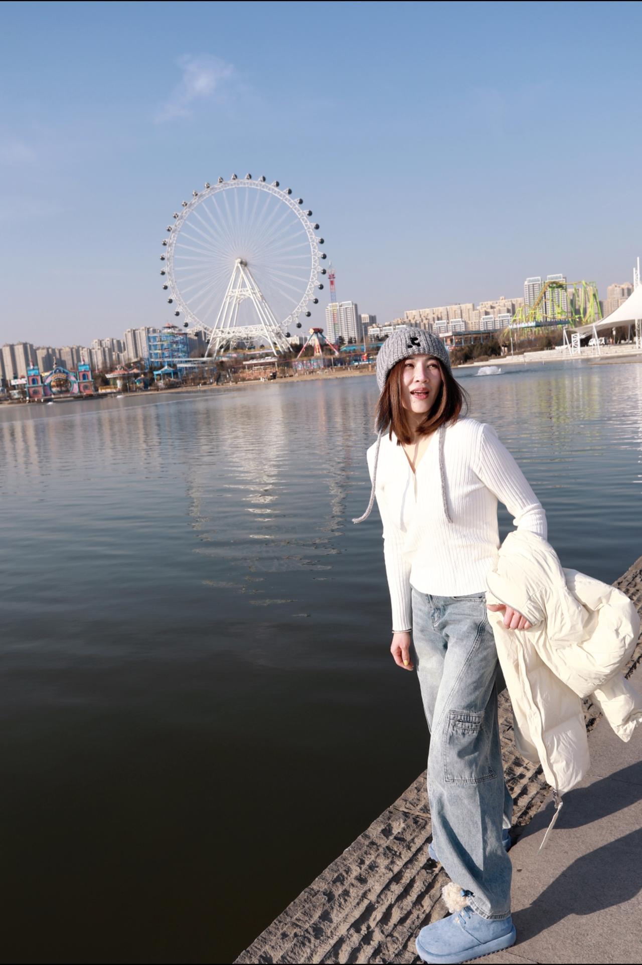 太原人像摄影约拍跟拍晋阳湖冬日人像原创原图直出照片大风在刮