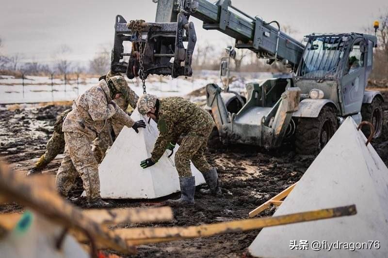 🇱🇻 拉脱维亚边境基础设施建设

拉脱维亚宣布启动其东部边境“反坦克”基础设