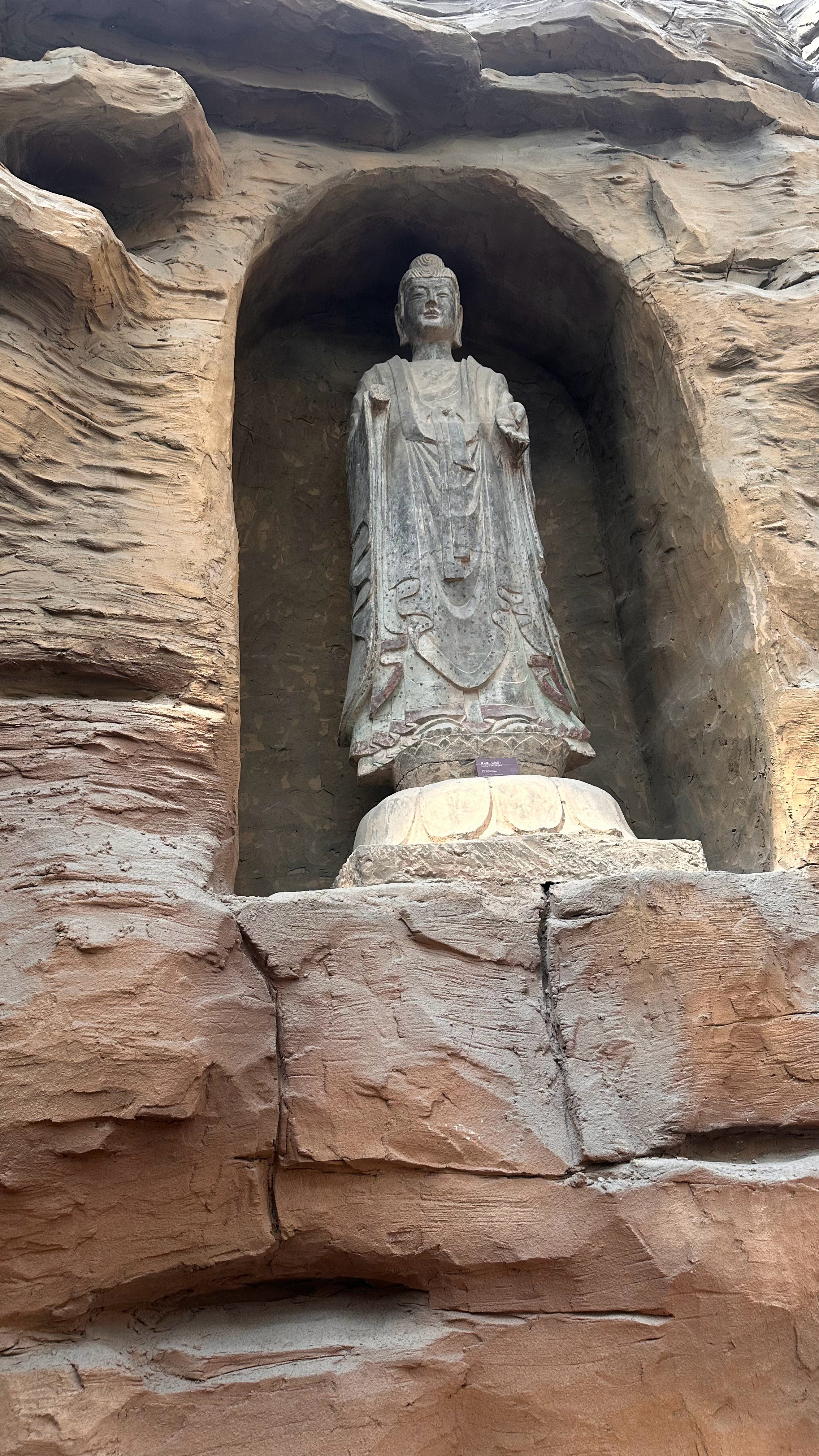 旅游倩的旅游小记甘肃 甘肃博物馆里的佛教艺术馆回家看相册还以为p1的是真人呢哈哈