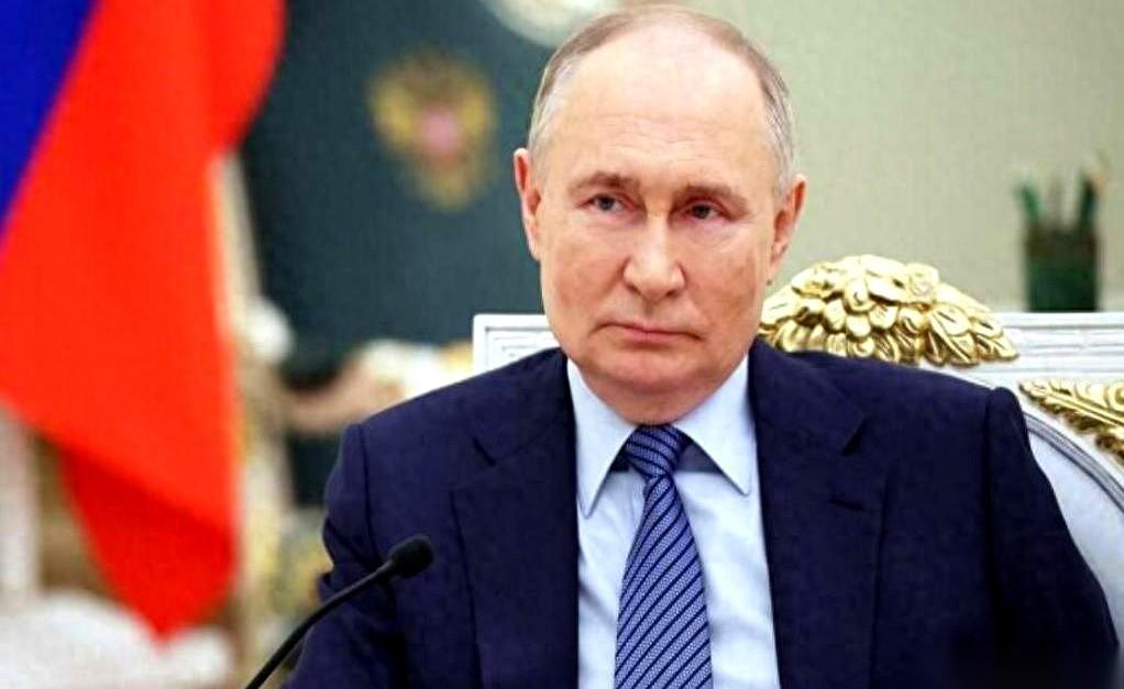 手里攥着够全世界高端制造用十年的重稀土，结果自己造个巡航导弹，还得看人脸色进口关