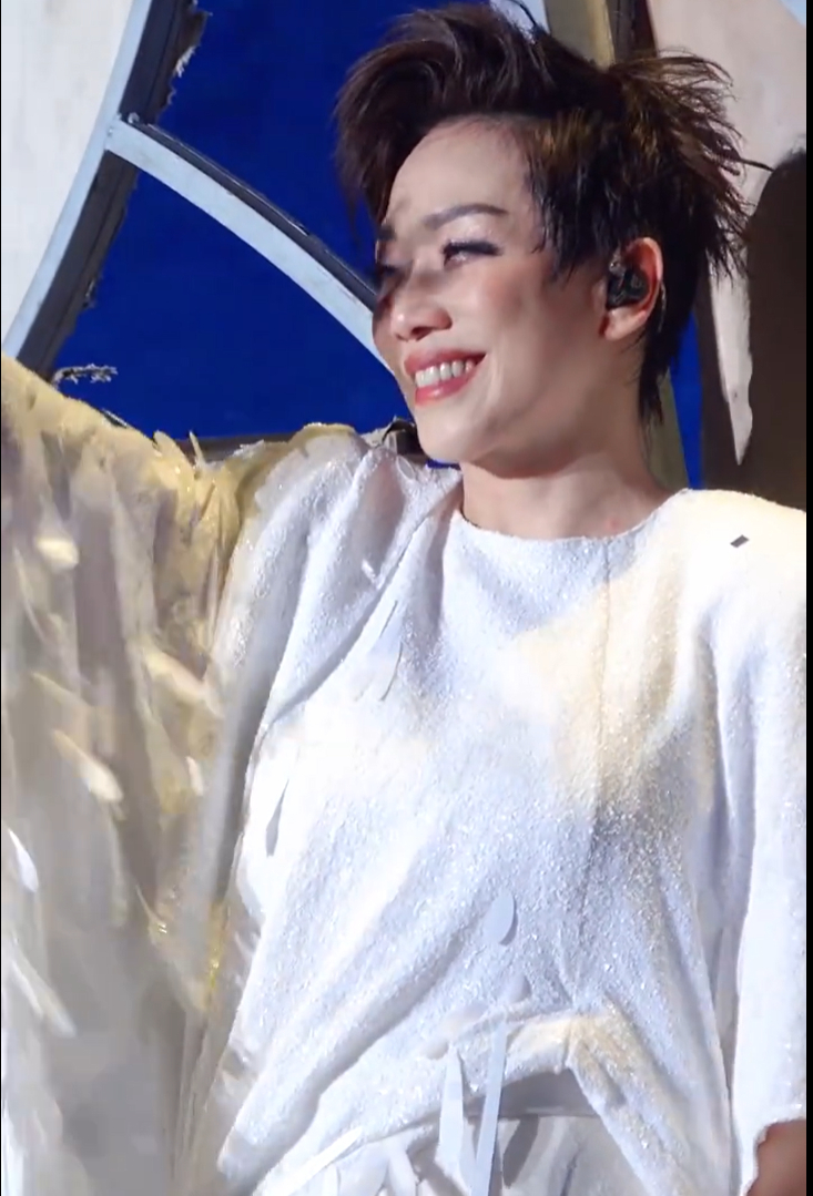六天见了林忆莲两次 救命！这8天假期我直接化身林忆莲的“巡演钉子户”，10.2佛