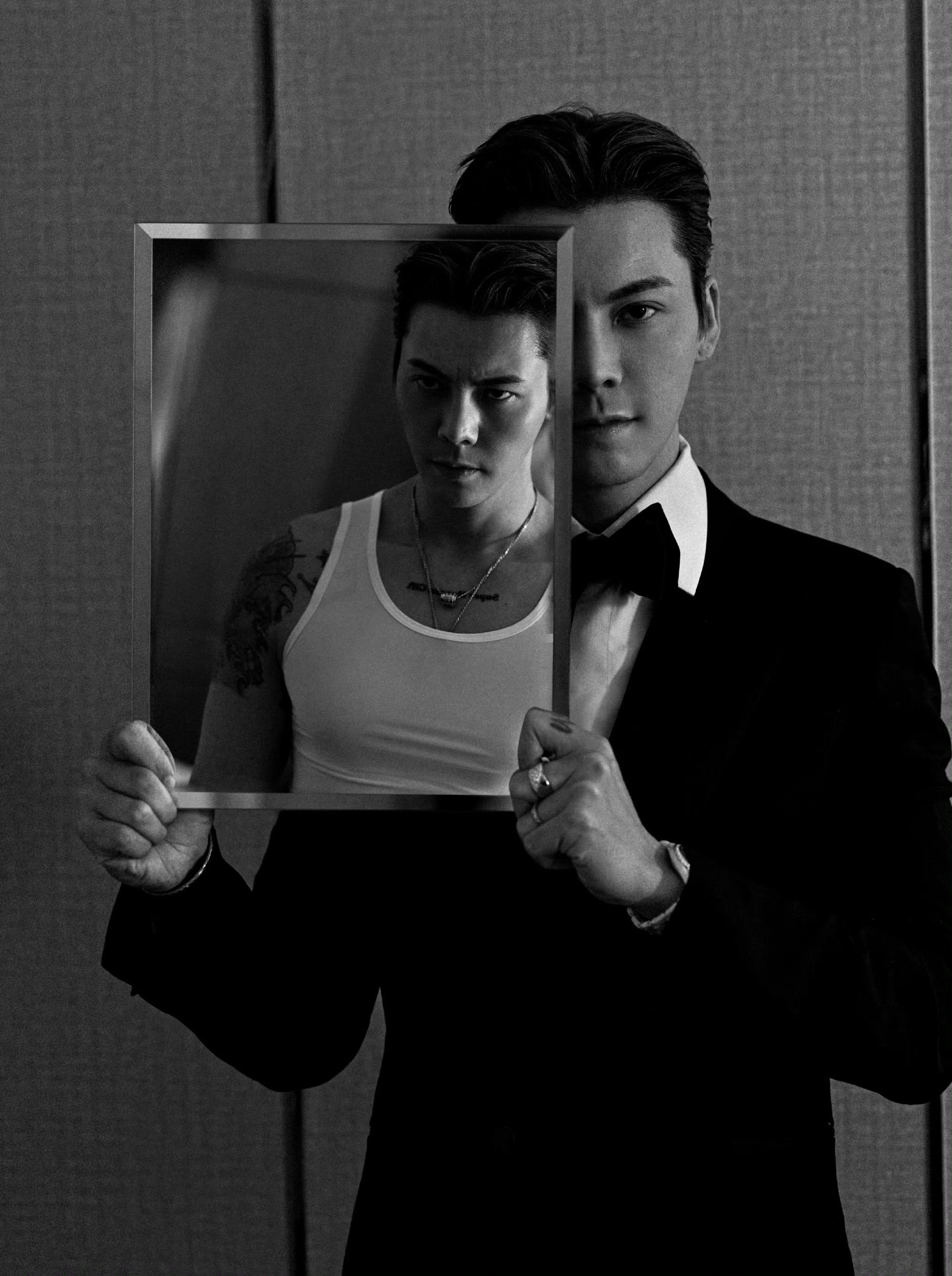 陈伟霆 今日 电视剧品质盛典 造型大片，西装、衬衫 、领结… 再戴上CHANEL