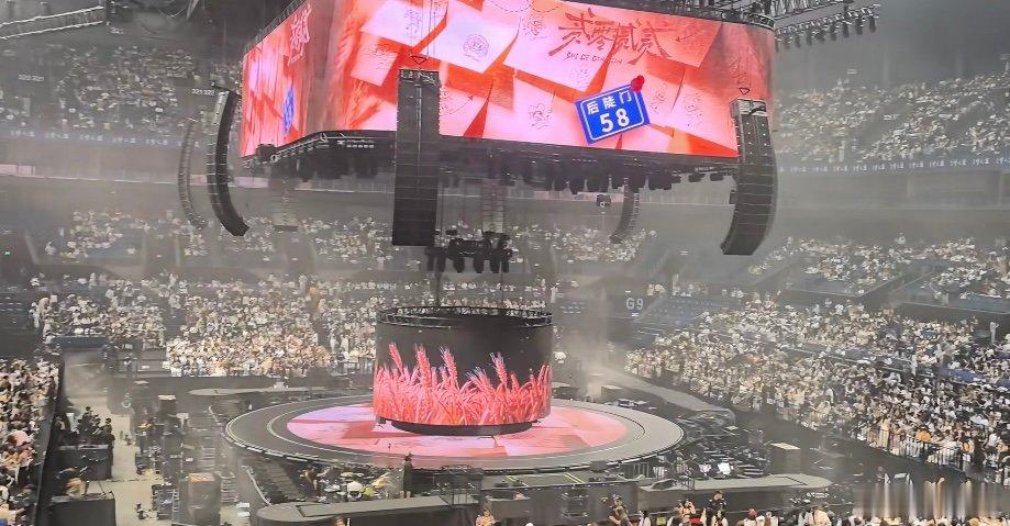 十个勤天演唱会上座率十个勤天体育馆上座率十个勤天演唱会上座率什么水平，现场氛围真