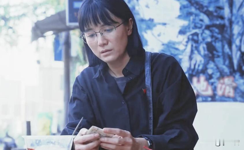 而最近播出的《山花烂漫时》播出前处境也不乐观，要么不少人对这类题材不感兴趣，或者