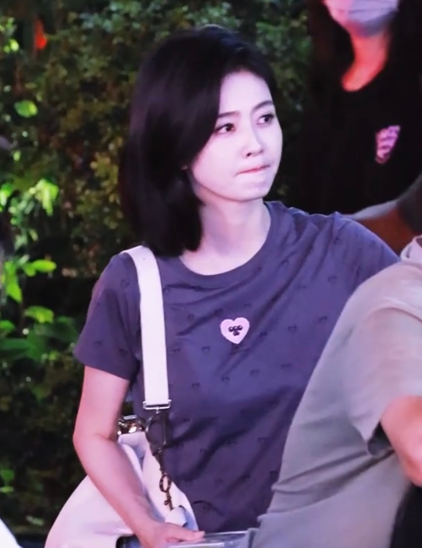 怎么这么可爱🤏今日份王韵娜下班 