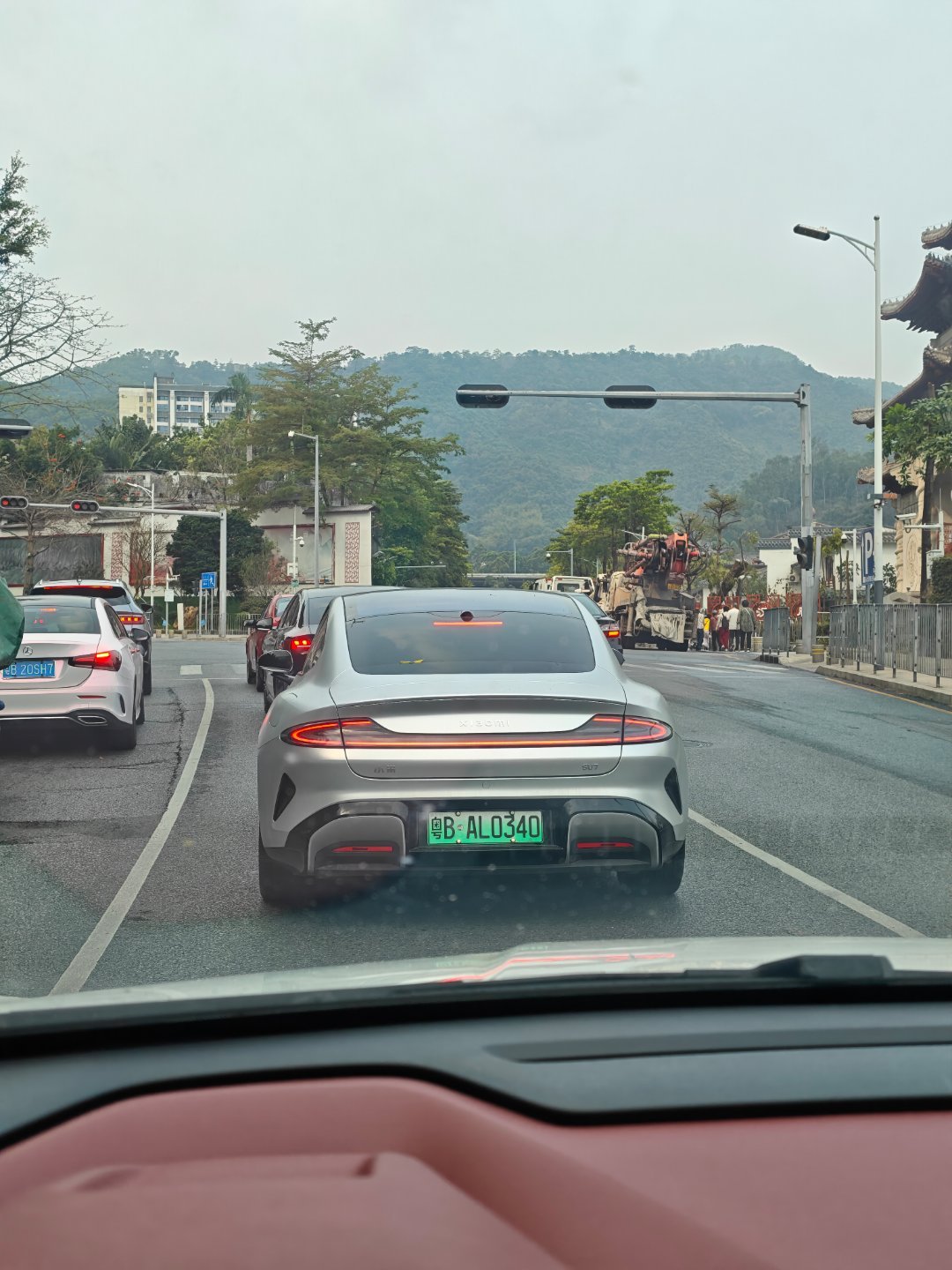 赚完今天的窝囊费又可以放假3天了，好焦虑