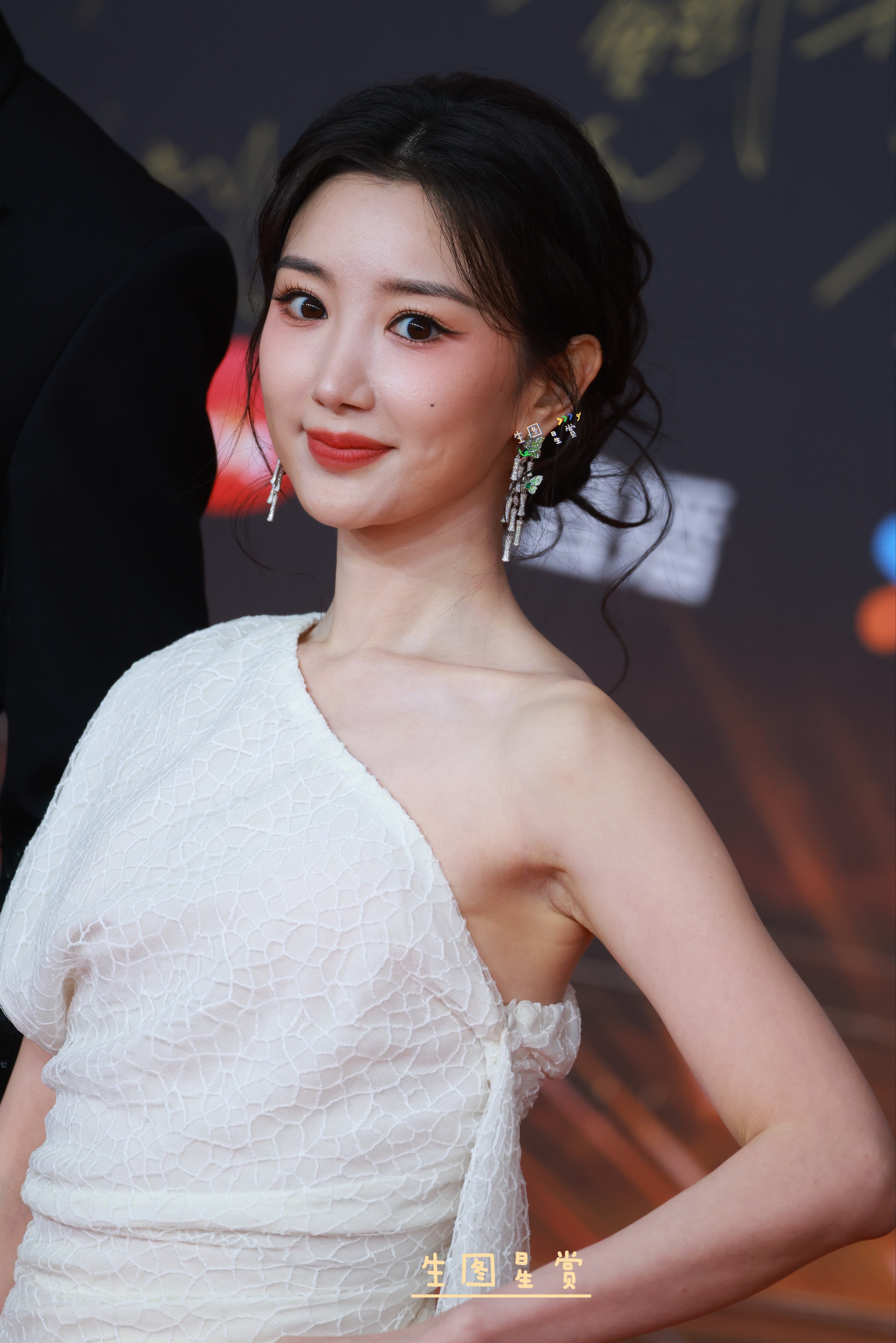 毛晓彤微博视界大会柔美到心尖，温柔了你我的双眼[期待]毛晓彤 白月光毛晓彤[超话