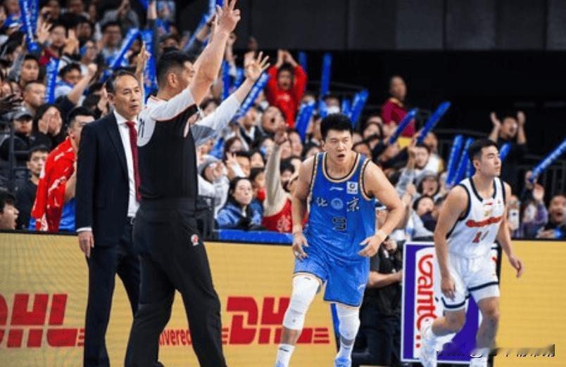 CBA常规赛1月1日战报：北京以105-74的比分大胜广东，净胜对手31分。
 