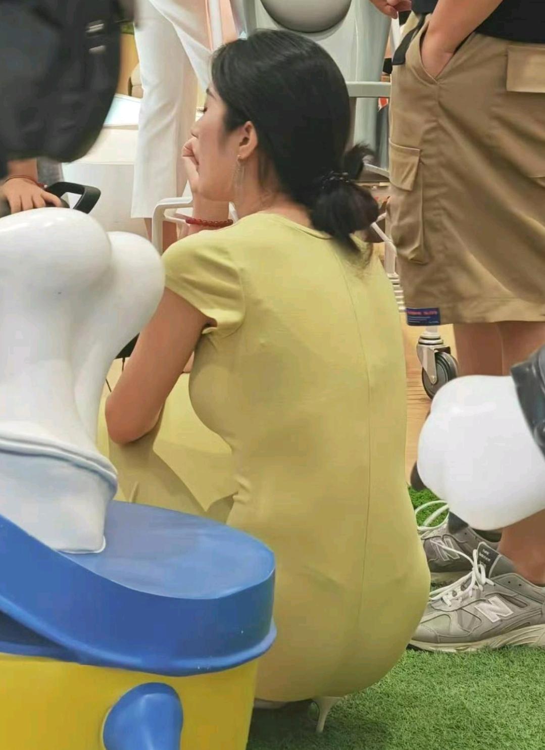 穿成这样参加亲子活动，也不是一般人呀……