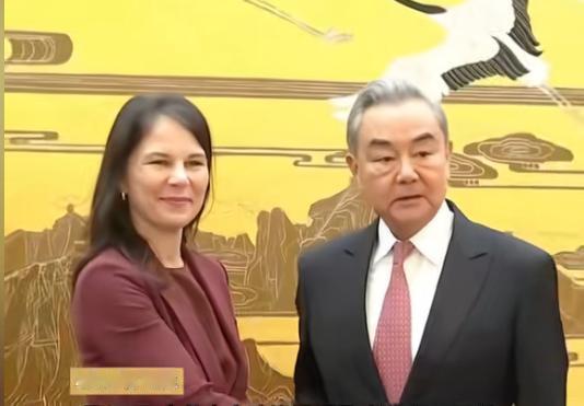 很多人没看懂：为什么美国刚对联合国下“最后通牒”，联大主席贝尔伯克就第一时间飞赴