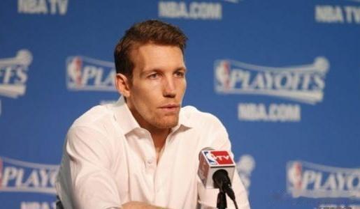 #勇士总经理提出无限期禁赛格林##NBA无限期禁赛格林#

北京时间今日，勇士G