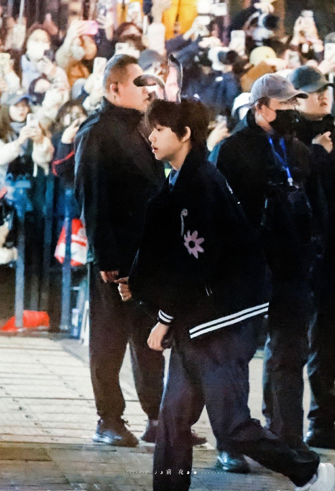 — 气质出众温文尔雅🟣陈奕恒 — 少年意气强不羁🌂陈奕恒 — 披荆斩棘砾星晨