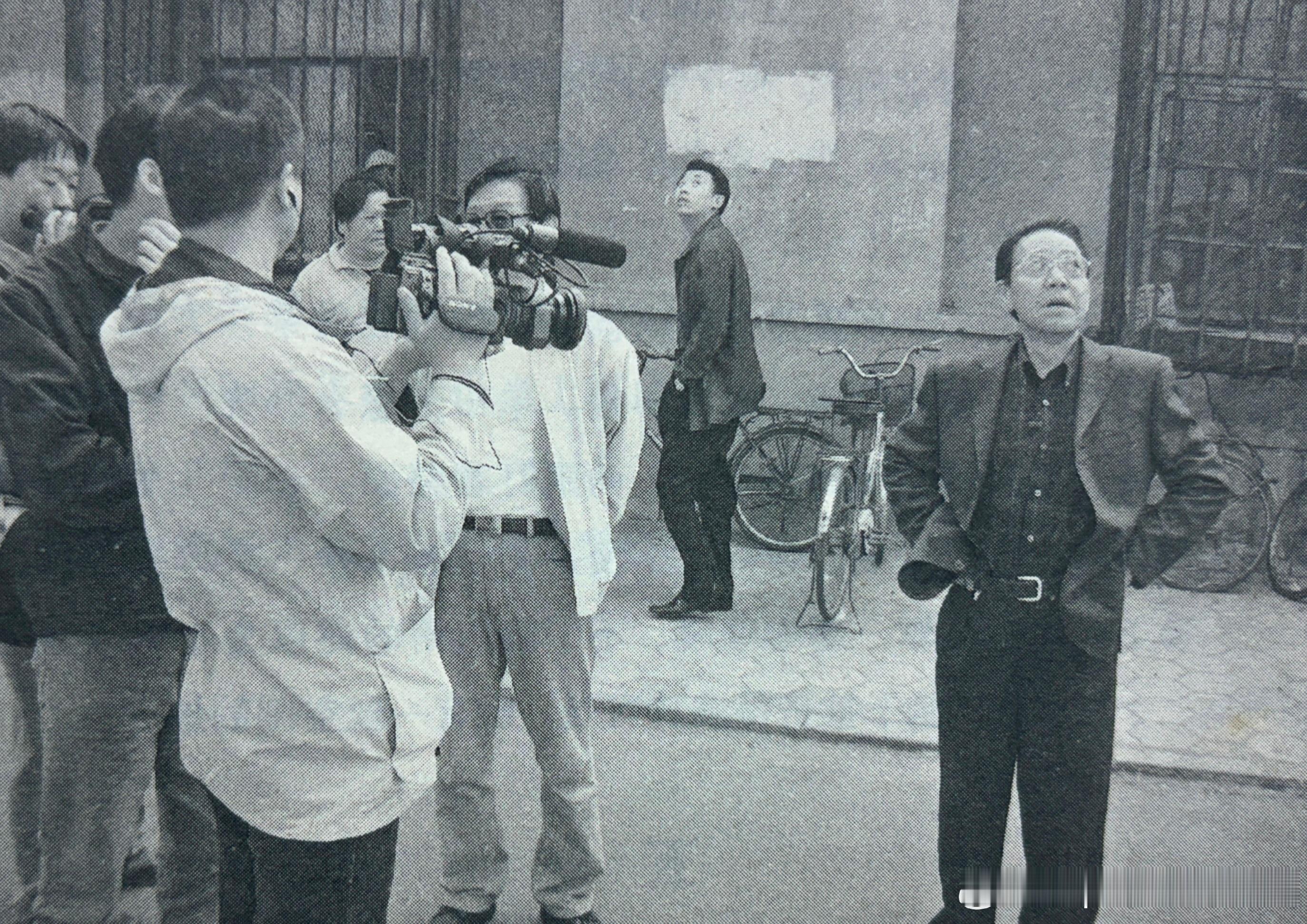 90年代初单田芳重返鞍山，寻找他当年说书的旧址历史影像