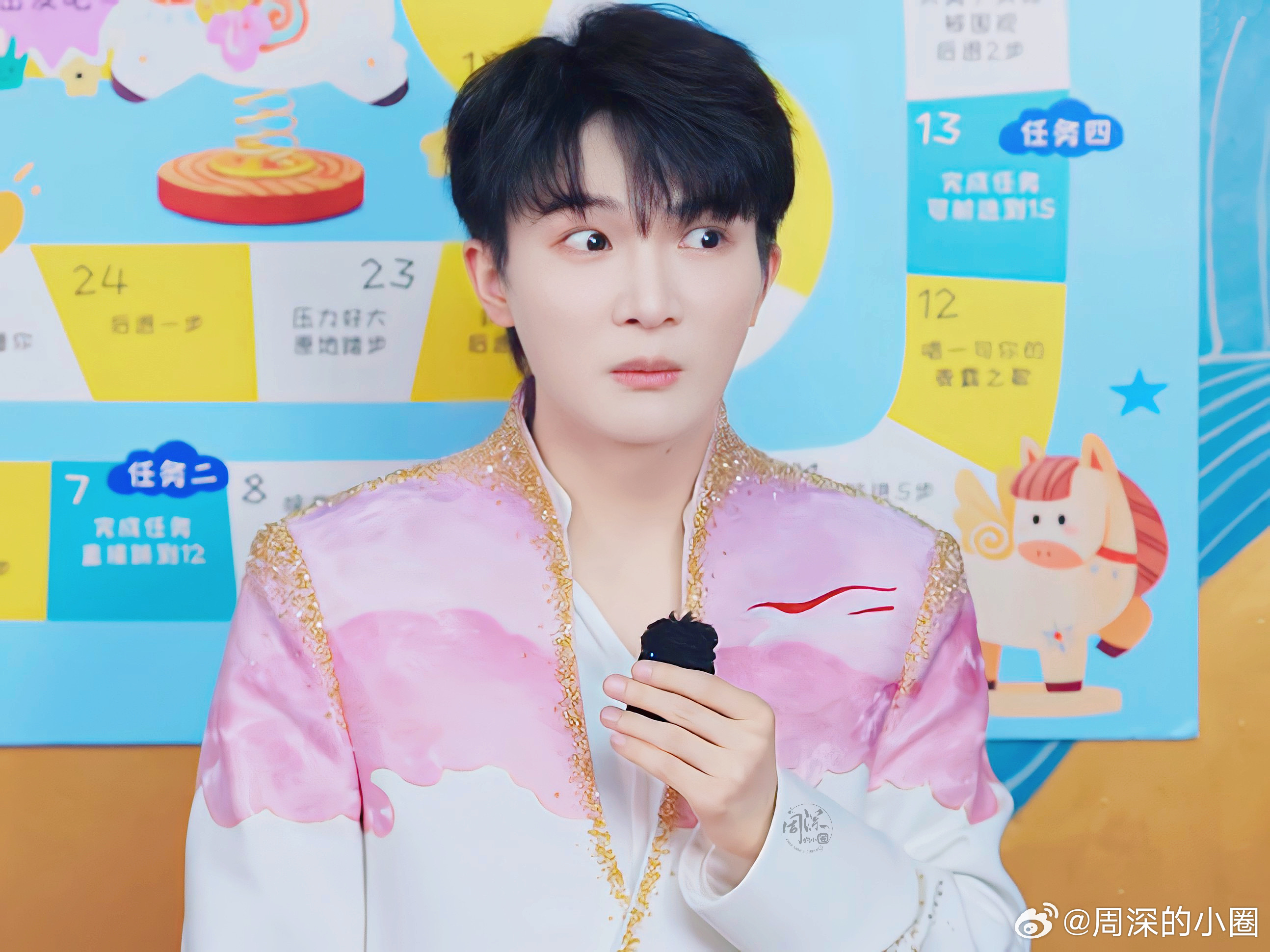 周深   周深春雪和这一幕太配了【圈宝和米说下午好】  念起千山海，  思来咫尺