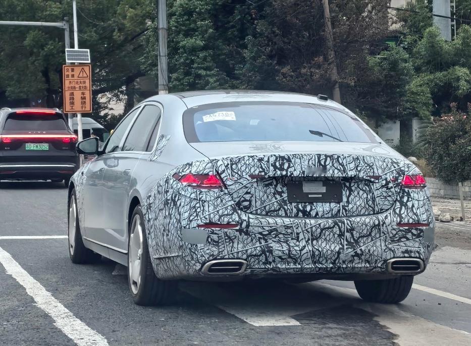 网友投稿，迈巴赫 S级 中期改款已经在国内路试了李楠说道李楠说道奔驰大v聊车 北