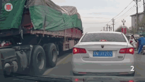 这孩子多少有点冒险啊