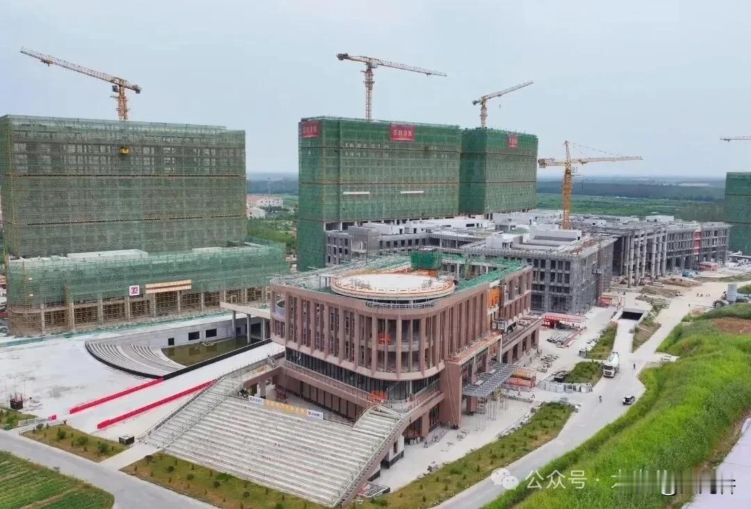 重大民生利好！长江新区医疗综合体一期主体封顶

近日获悉，长江新区医疗综合体（一