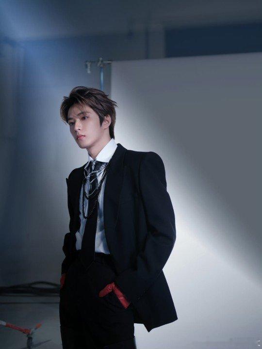 刘耀文控马核心力量刘耀文控马名场面太绝了！核心力量拉满，每一个驭马动作都干净利落