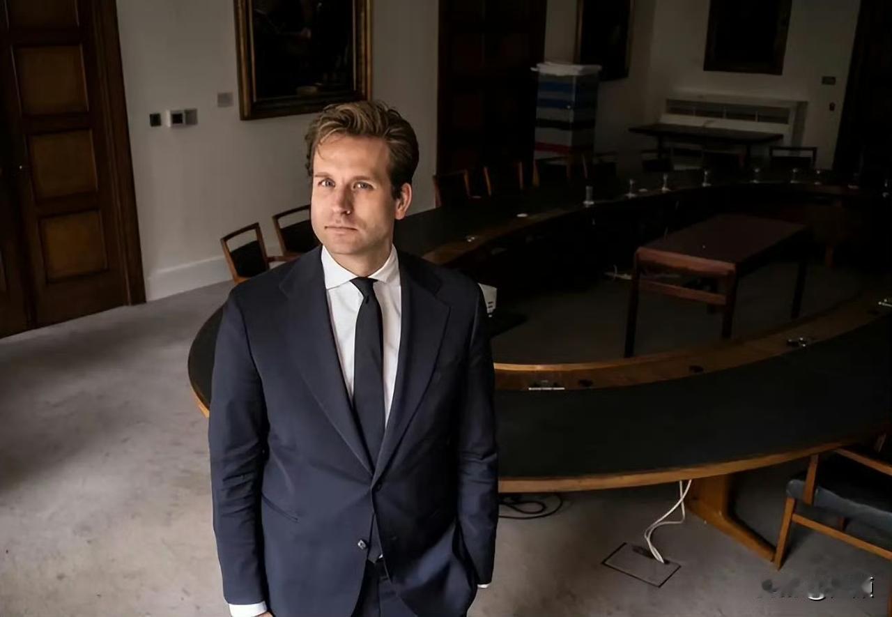 荷兰经济大臣声称，安世风波再次让世界清醒认清了依赖中国的坏处，是一件好事。 ​​