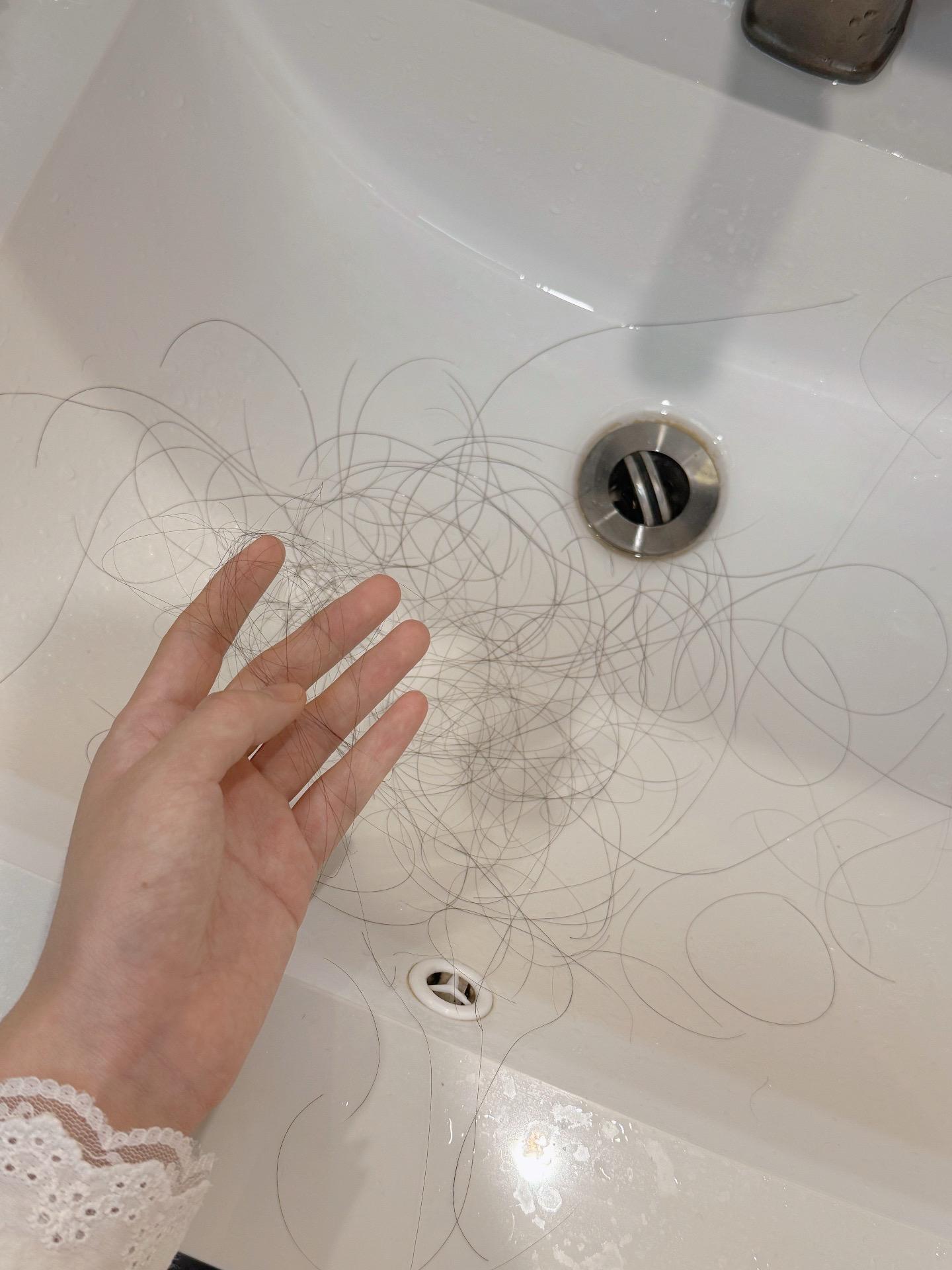 “三月儿认母 青丝铺满床”是真的啊🥹…都说认母期到了就开始掉头发了 ...