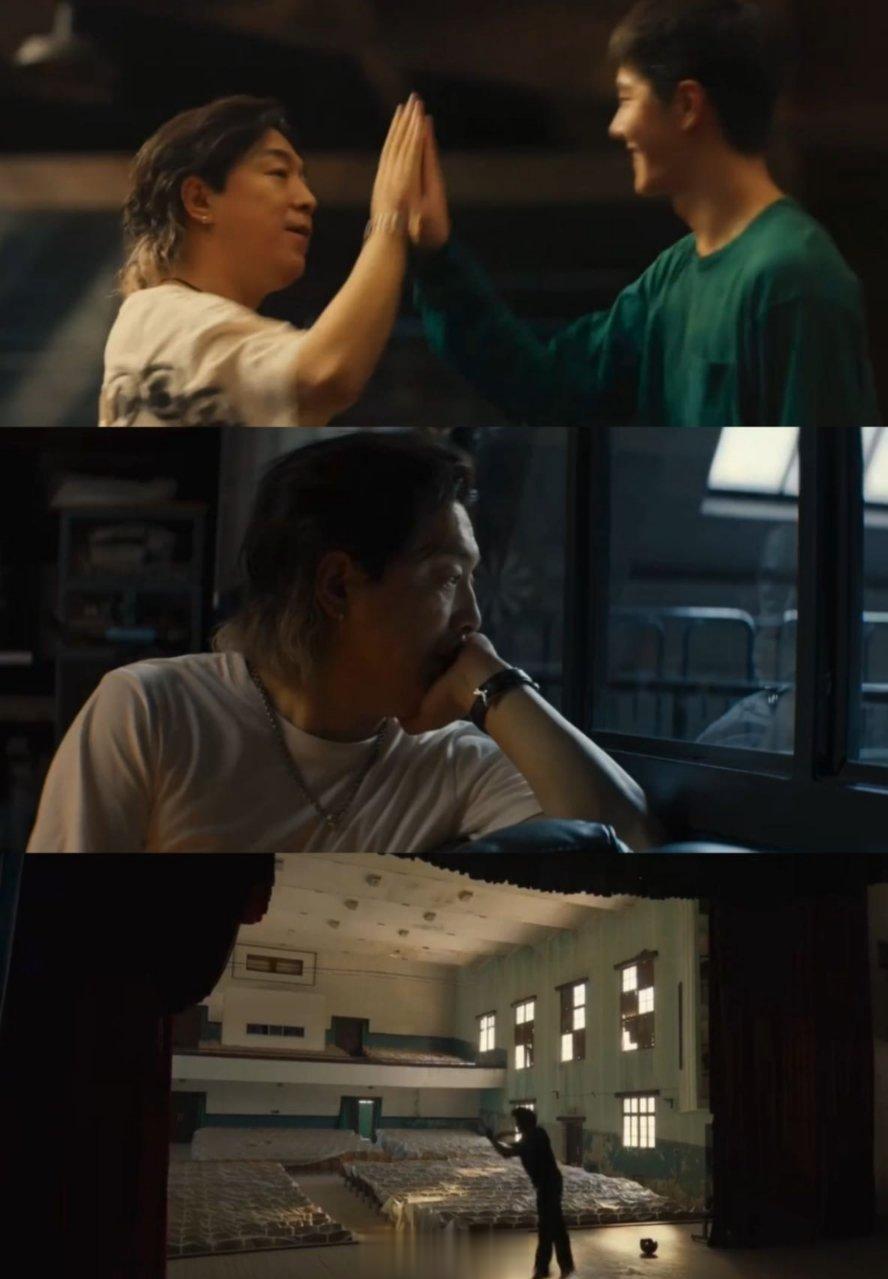 #热烈点映连续2个工作日票房逆跌# 恭喜！大鹏导的电影《热烈》全国点映中，观众们