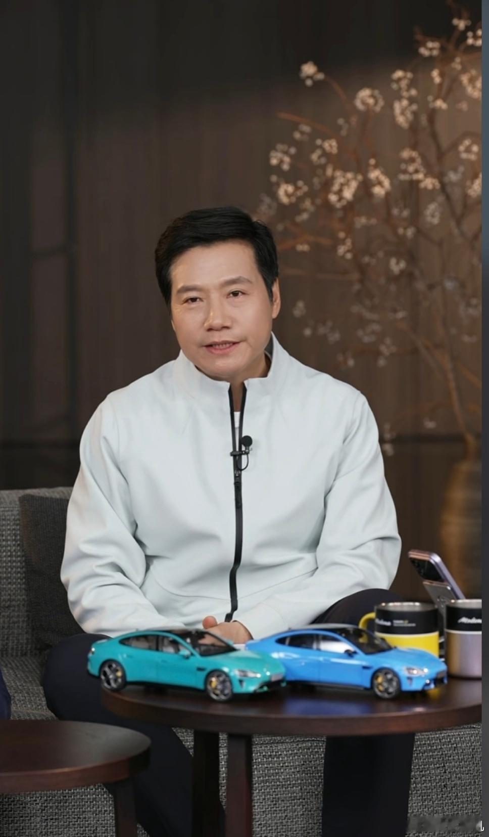 今天晚上雷总直播是真的太有意思了，前半部分讲的是汽车内容，后面就是在线回应黑子们