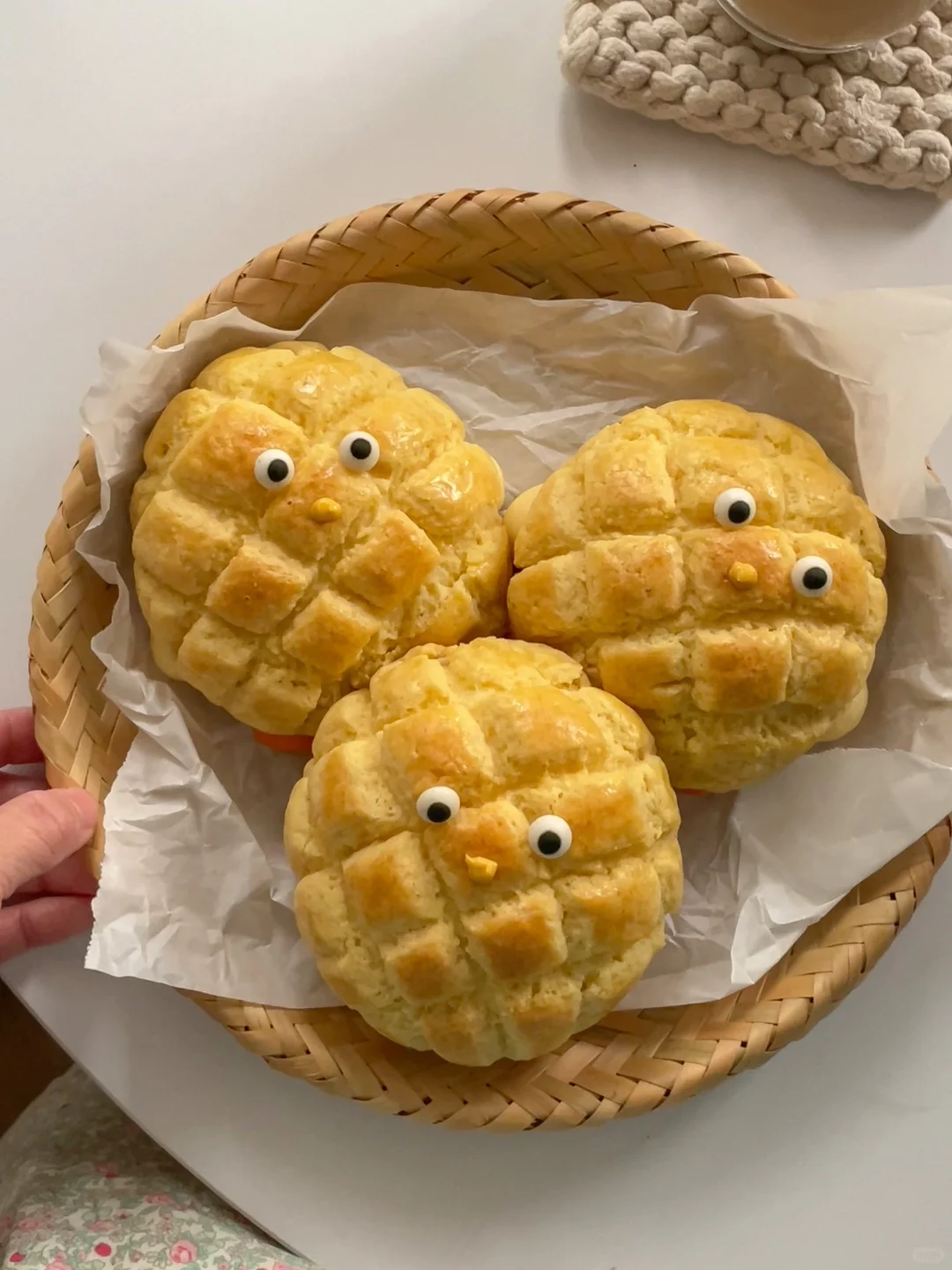 (・∀・)丑萌小鸡港式酥皮菠萝包