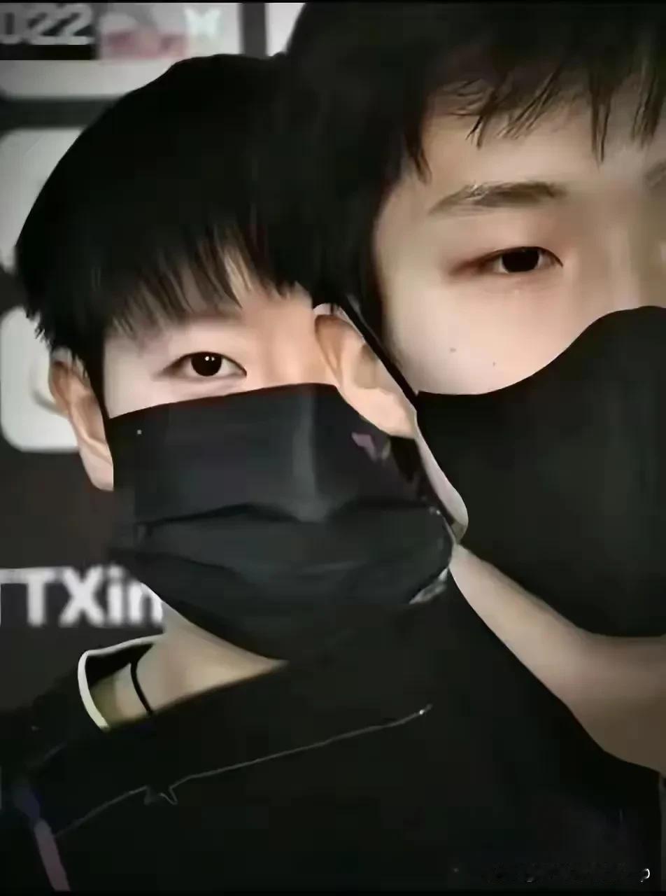 混双是国家责任得抗
单打是个人梦想得让
面对责任义无反顾是大义
梦想折戟独自扛下