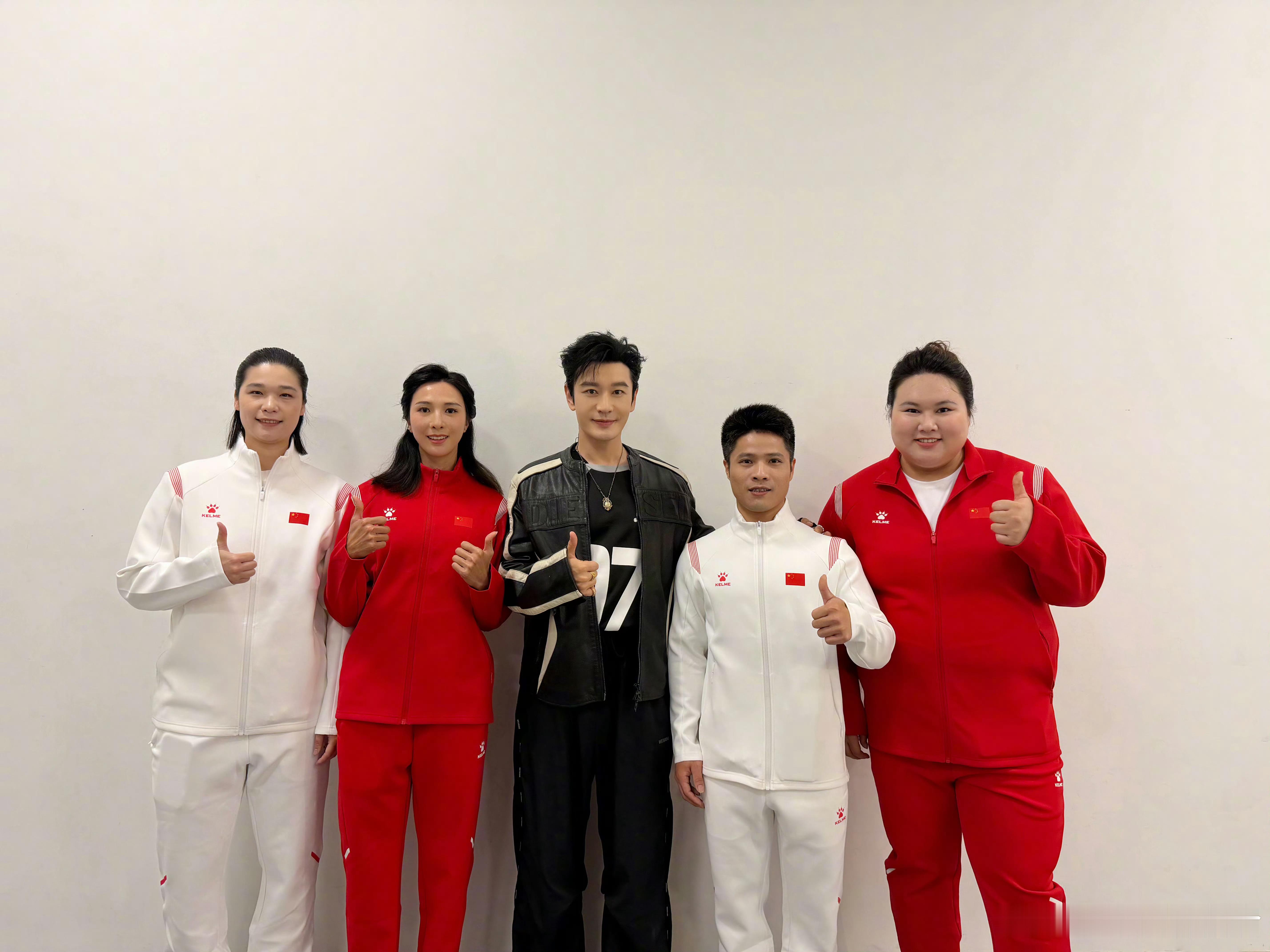 黄晓明一张含金量极高的合影“x超”们现在都开始卷人脉了