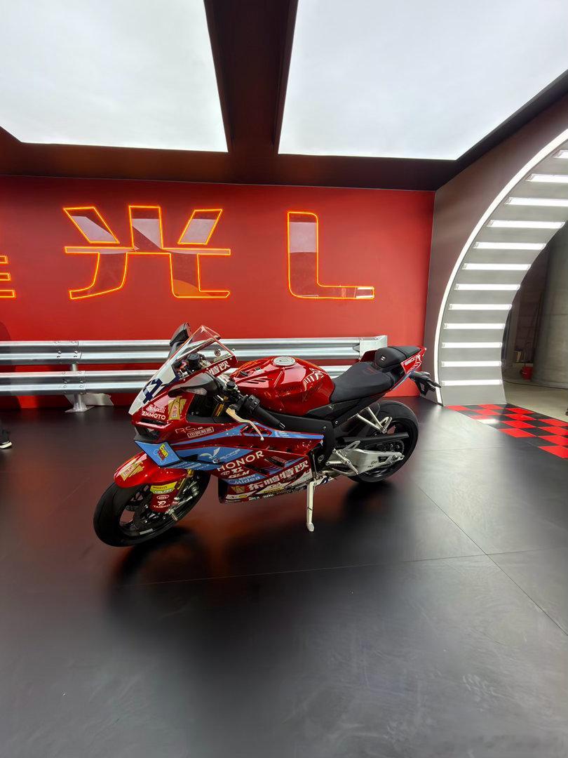 来看星光L上市，我先盲猜一波价格：六座舒享型-11.28万，六座臻享型：12.2