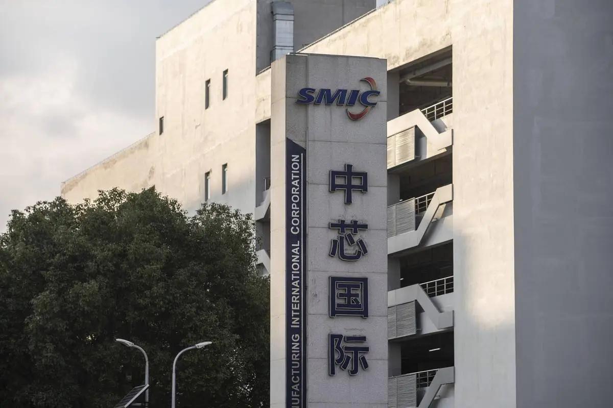 日本企业想用老式光刻机对中国出口  因为国内连液浸式光刻机技术都落后。近日，日本