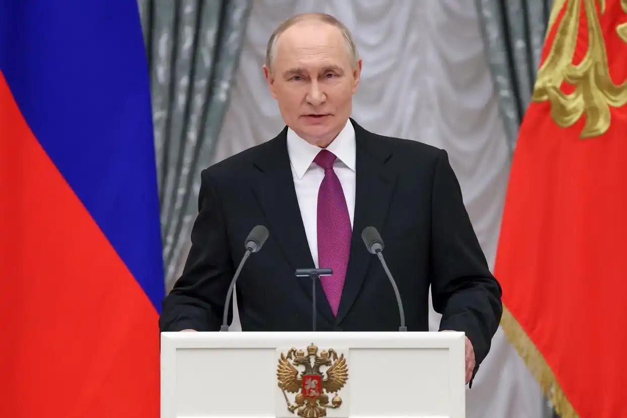 俄罗斯总统普京11月5日宣布：他为“海燕”核动力巡航导弹和“波塞冬”无人潜航器的