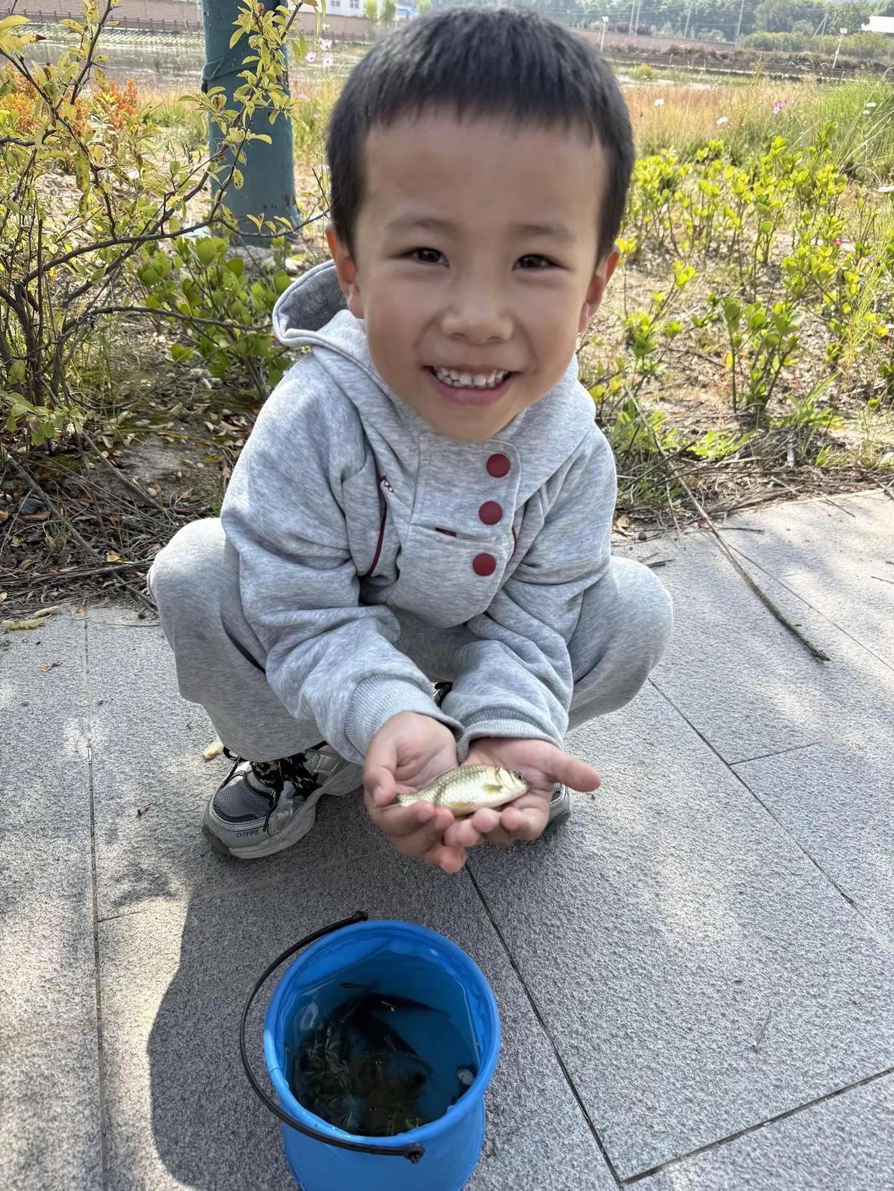 今天的收获是开心和快乐！户外钓鱼日常 大自然是最好的充电方式 户外探索乐趣多 亲