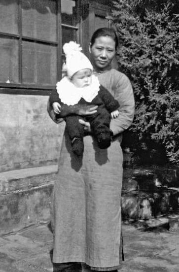 1938年，天津被日本人占着，英租界的马大夫纪念医院里，一个外国男婴刚生下来，他