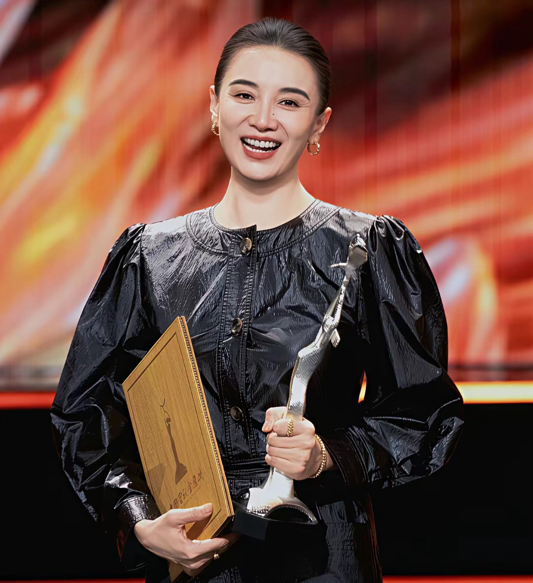 李思潼获得金鸡奖提名，我不意外。毕竟她演的谢南枝确实独一无二。但我怎么都没想到的
