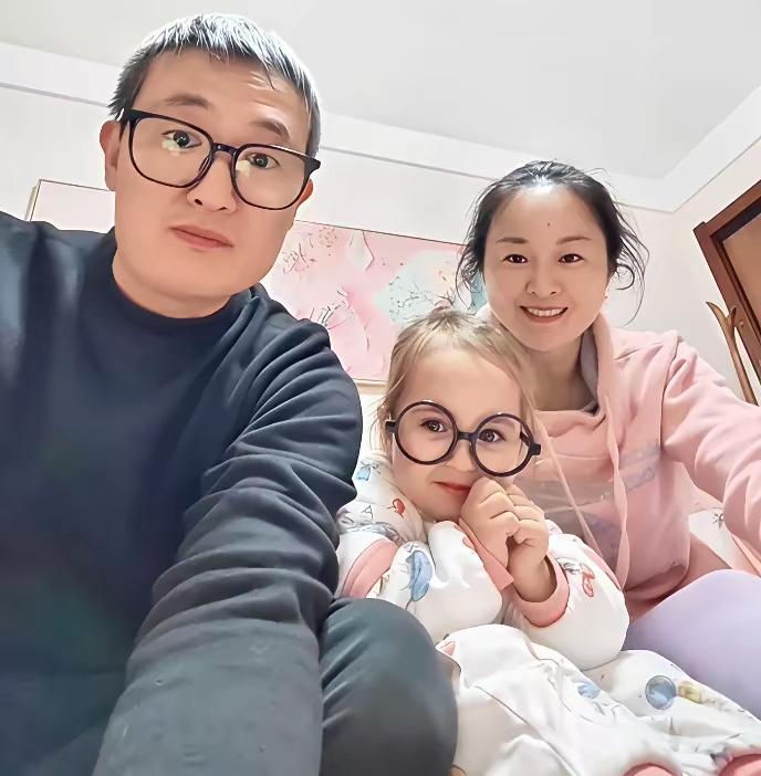 这下彻底出名了。
​不仅江苏人知道这事。
​现在估计传遍全国了，江苏一对爸妈竟然