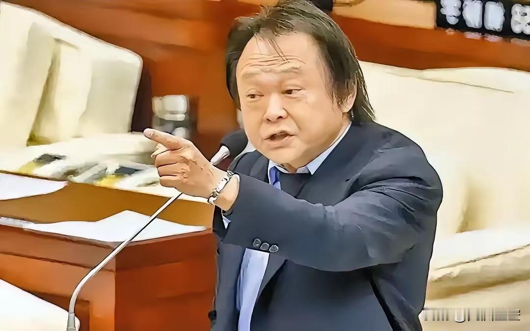绿营政客王世坚又在发表“没出息”的谬论！

针对国台办日前公开发布的“台独”顽固