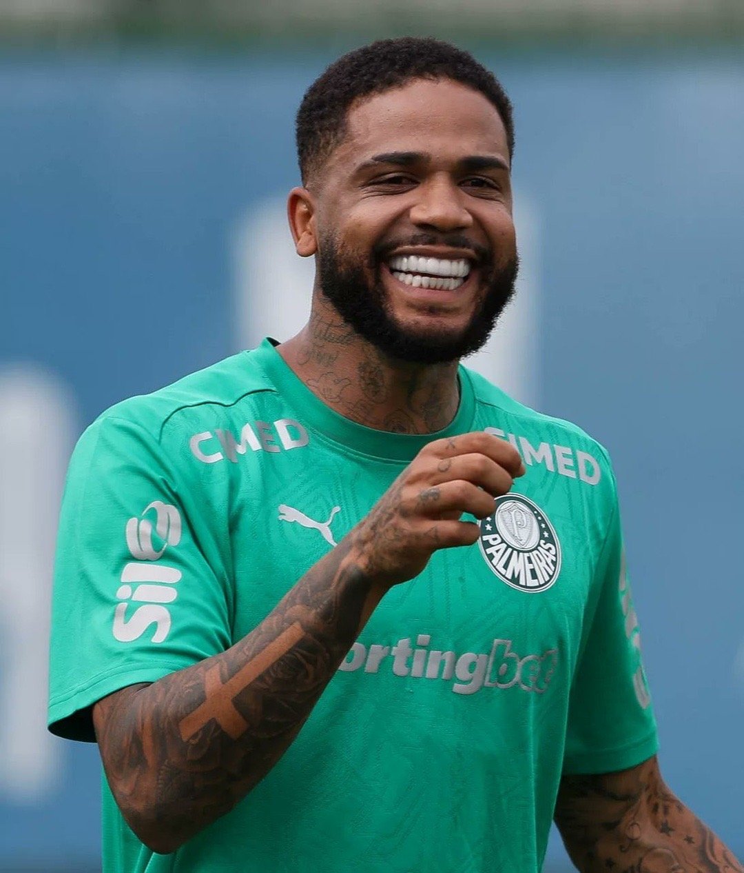 🚨巴西后卫米凯尔与帕尔梅拉斯、迈阿密国际之间已经达成一致。随着官方手续问题得到