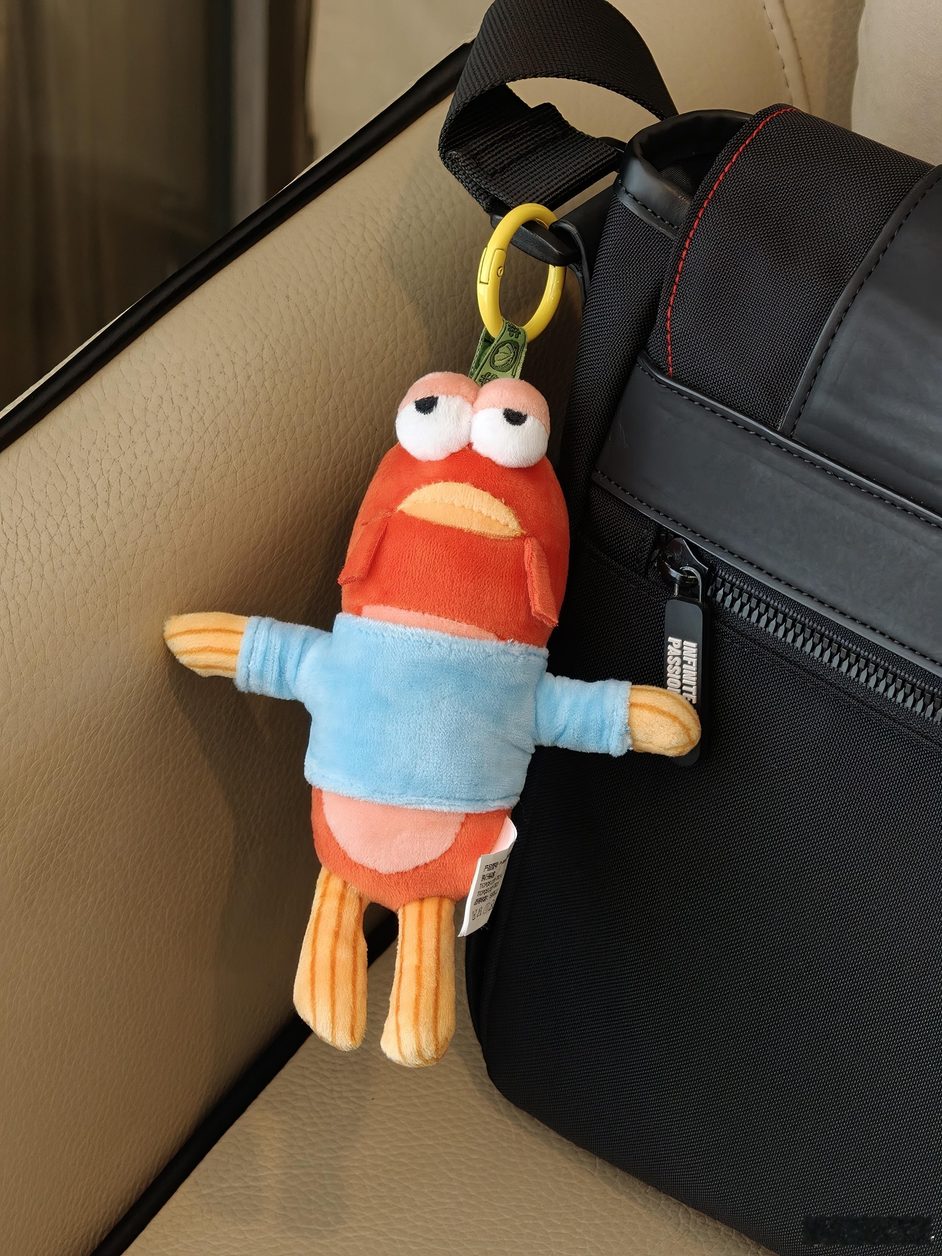 今天是丑鱼陪我 